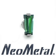 Load image into Gallery viewer, Titanium Baguette Cut Prong Gem Labret - Neometal