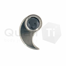 Load image into Gallery viewer, Yin or Yang labret
